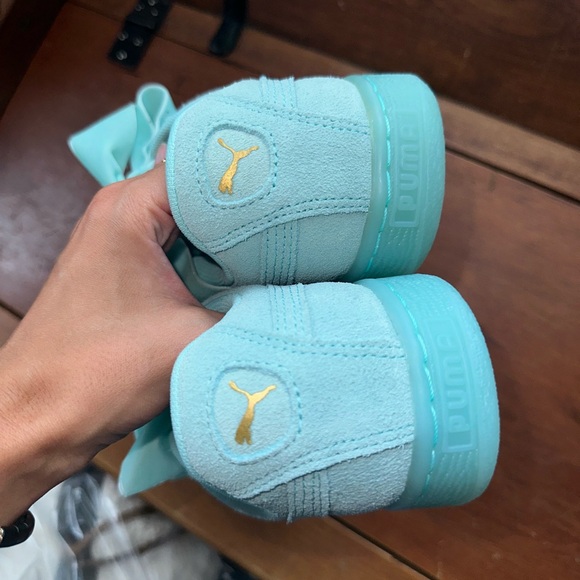 Puma Suede Heart Bow Sneaker - Picture 4 of 7